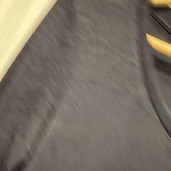 Elegant Black Long Sleeve V-Neck Tee - Picture 3 of 6